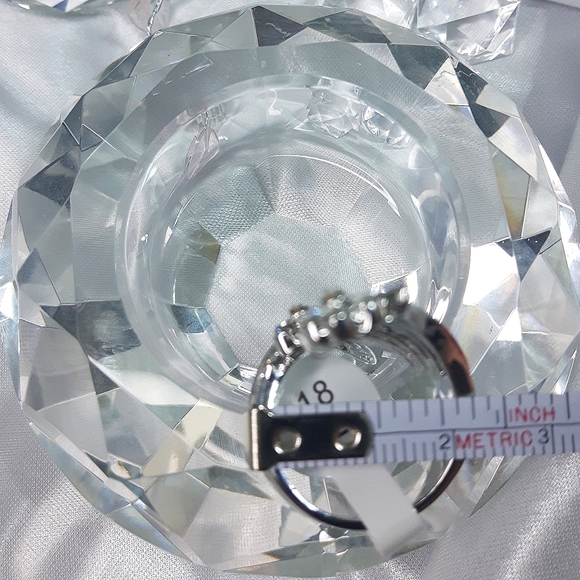 🆕️ Heart Crystal Rhinestones💖Fashion Silver Tone Ring - Picture 6 of 7